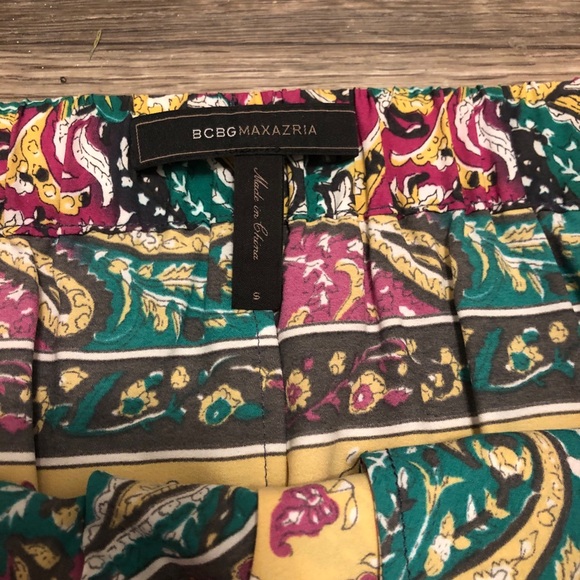 BCBG MaxAzria Pleated Skirt - Size S - Pockets! - Picture 2 of 4